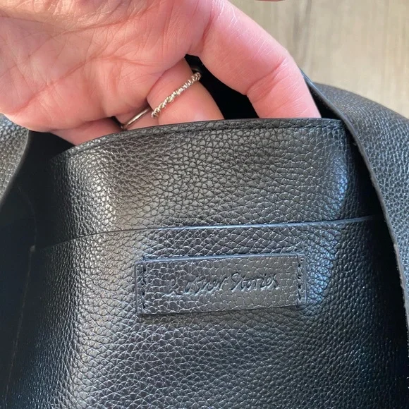 & other Stories Large Leather Hobo Bag - Picture 4 of 9